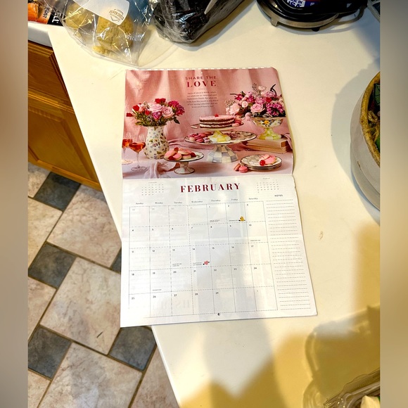 2024 MACKENZIE CHILDS WALL CALENDAR DECOR ROYAL STERLING COURTLY PARCHMENT CHECK - Picture 5 of 8